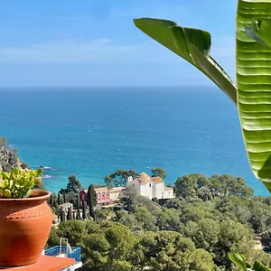 https://casa-blue-stunning-sea-veaws-hight-quality-and-comfort.topcostabravahotels.com