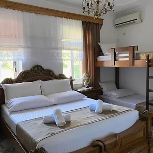 Yuri , Gjirokastër Albânia