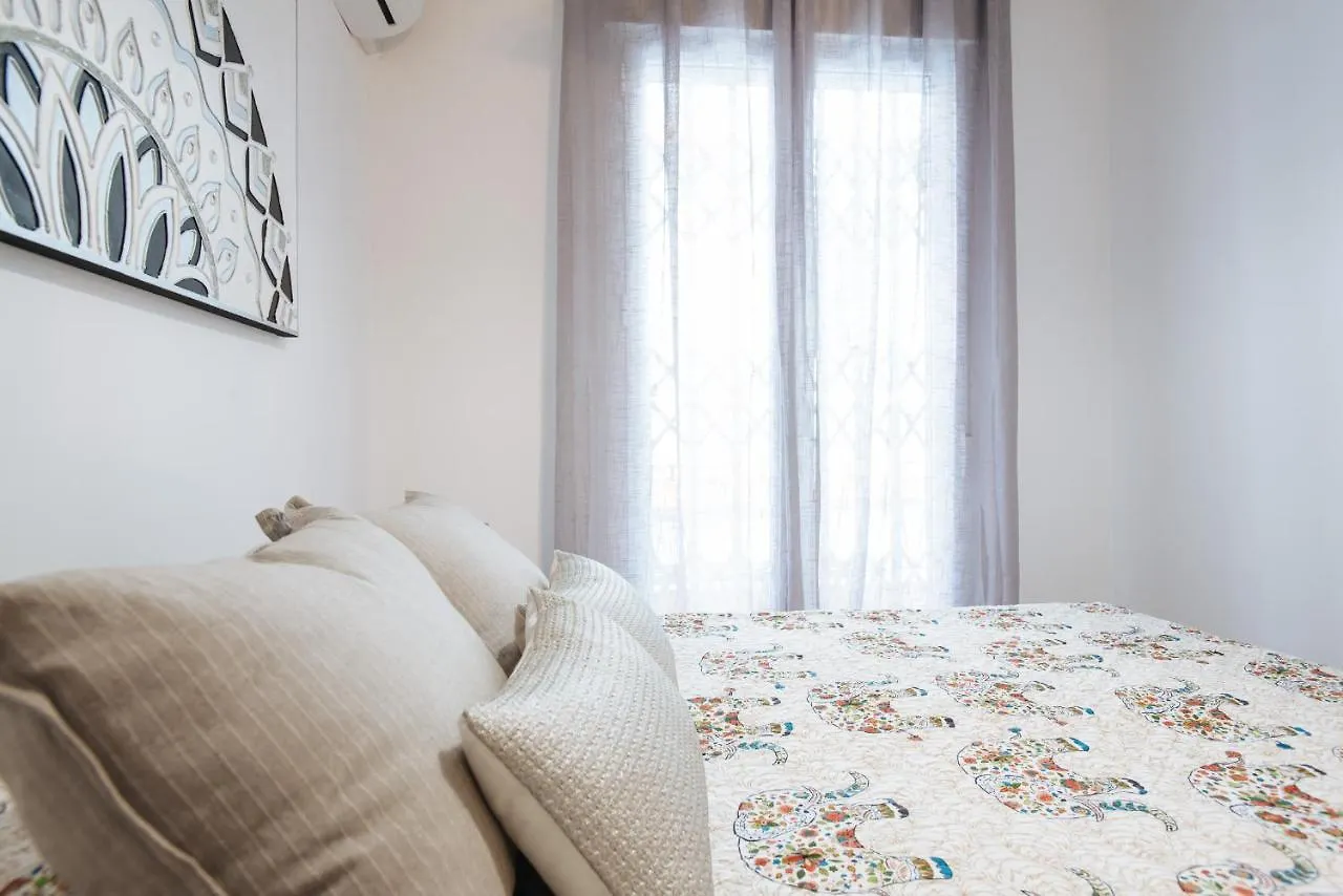 El Apartamento Del Reloj De Sol Seville 0*,